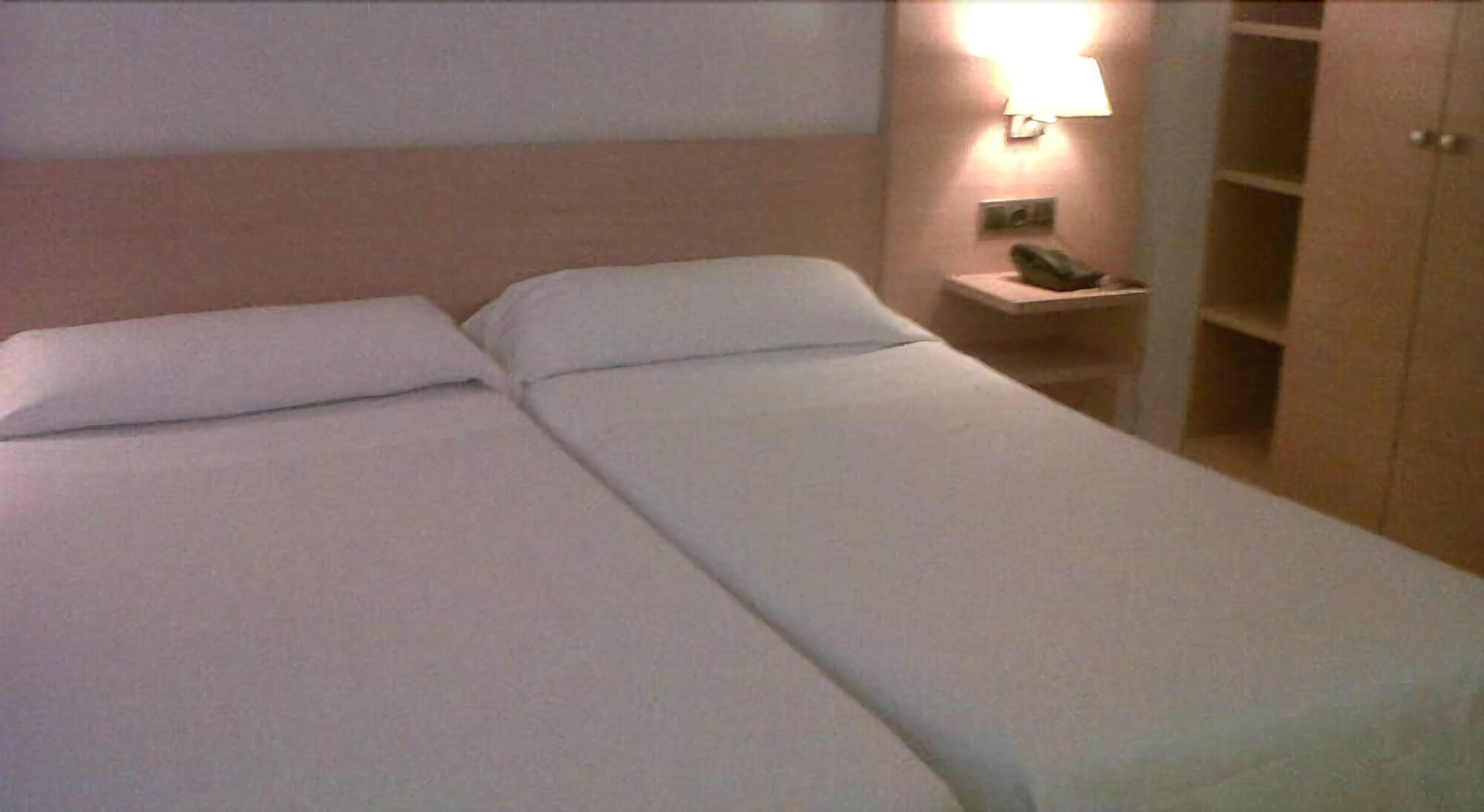 Hotel Bag 卡斯特利翁-德拉普拉纳 外观 照片